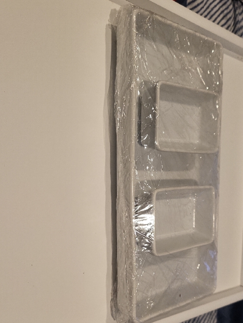 White Ceramic Rectangular Tray with Two Ramekins - Picture 3 of 3